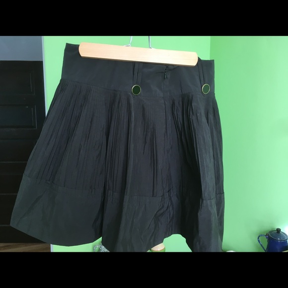 Club Monaco soft black pleated miniskirt - Picture 3 of 5